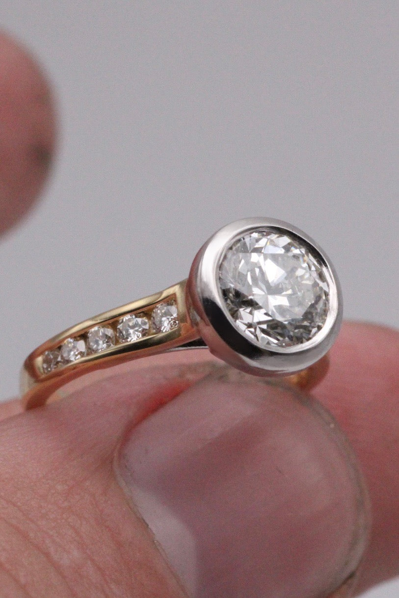 Round Rubover Diamond Ring