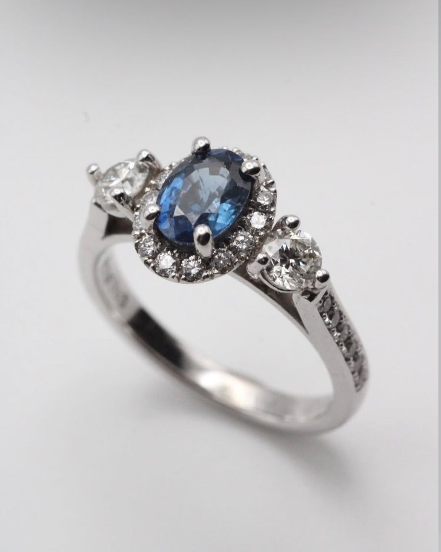 Oval Sapphire & Round Diamond Ring