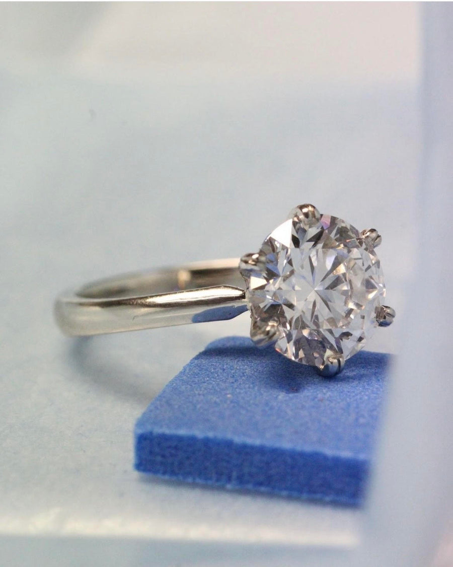 Tiffany Style Solitaire Ring