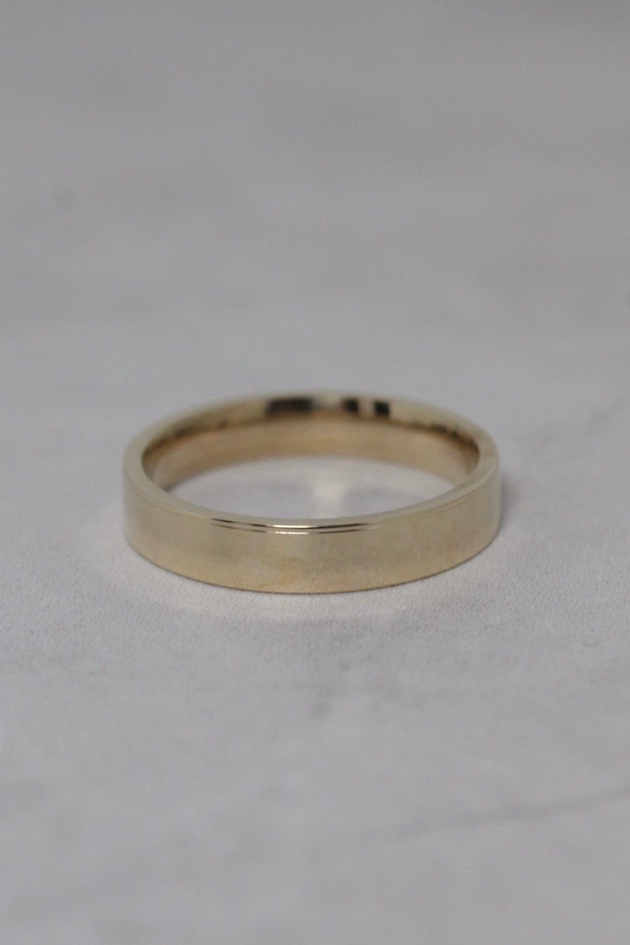 9ct Yellow Gold 4mm Flat Side Ring