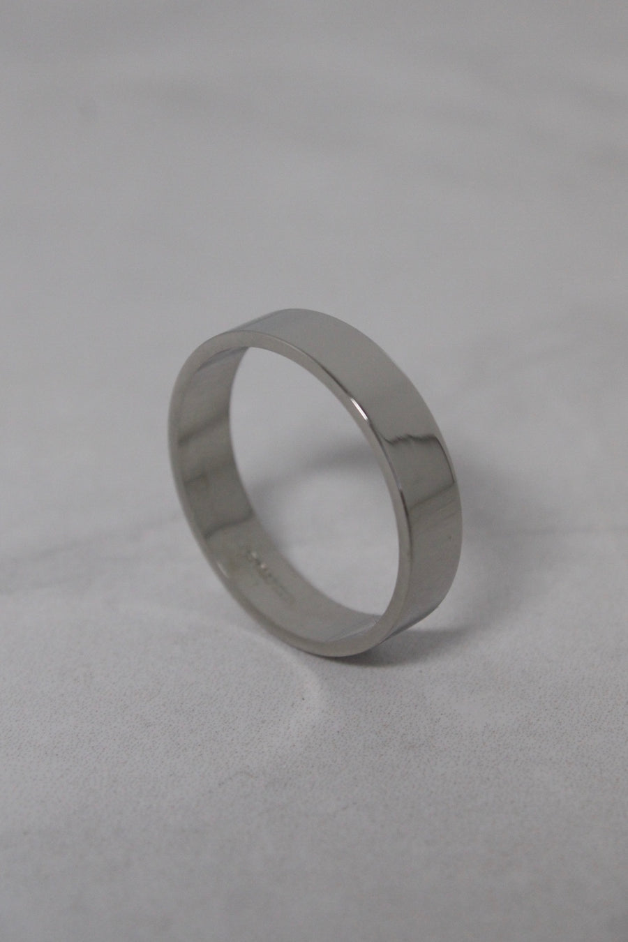 Platinum 600 5mm Ring