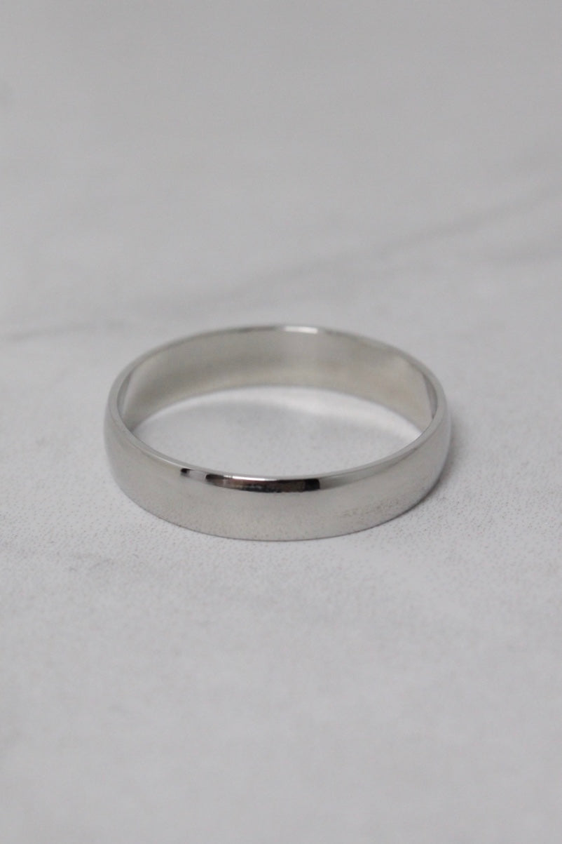 Platinum 600 4mm Domed Ring