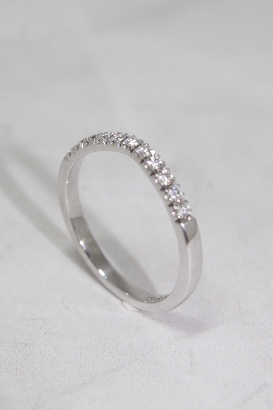 18ct White Gold Shaped Castille Set Diamond Ring