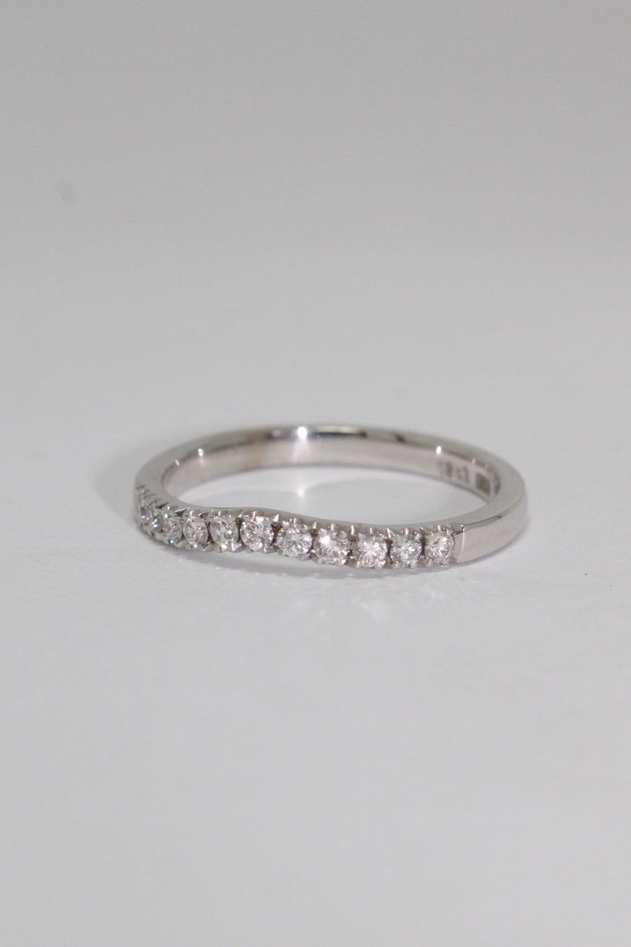 18ct White Gold Shaped Castille Set Diamond Ring