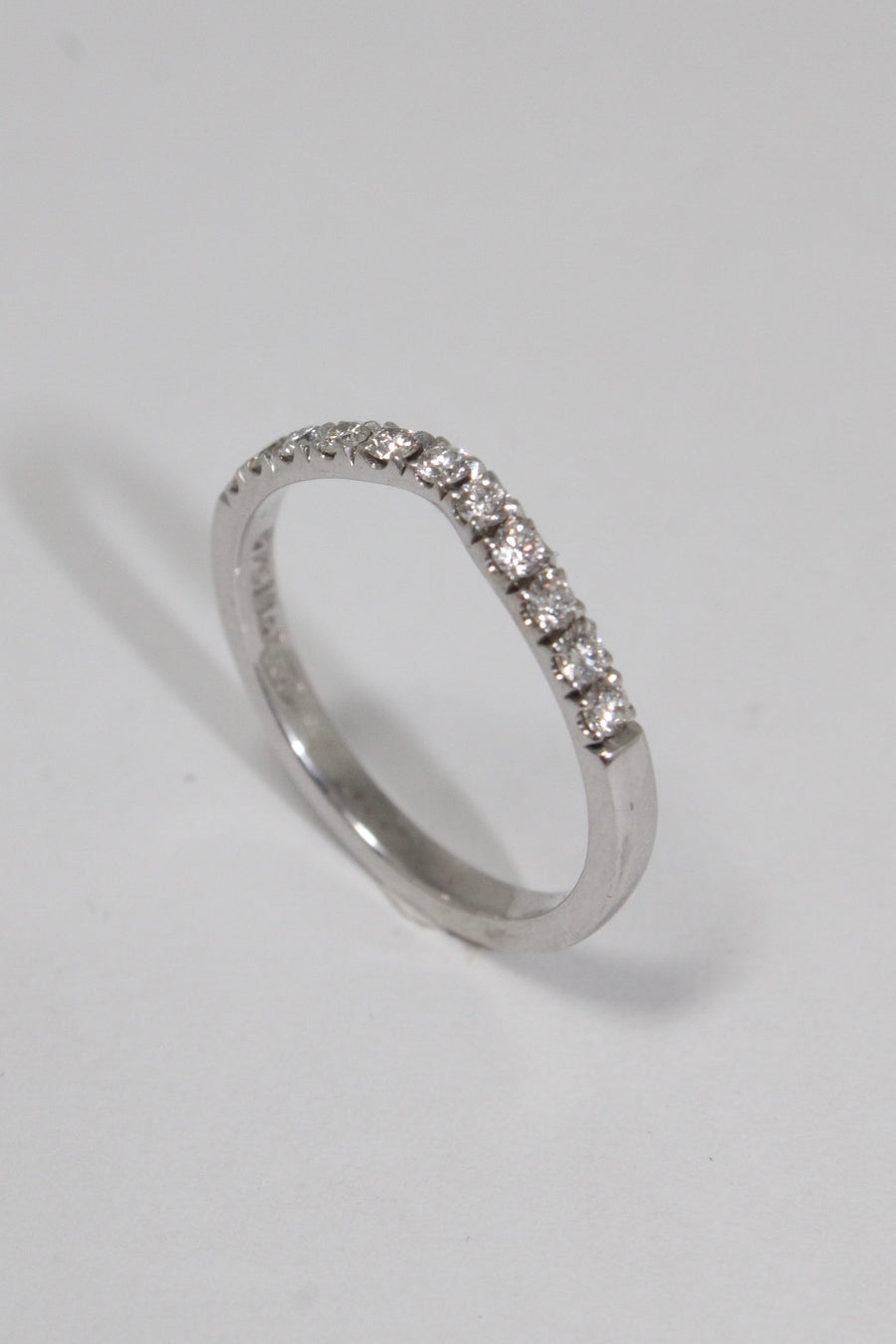 18ct White Gold Shaped Castille Set Round Brilliant Cut Diamond Ring